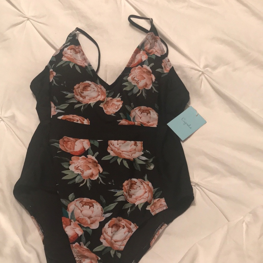 Cupshe swimsuit